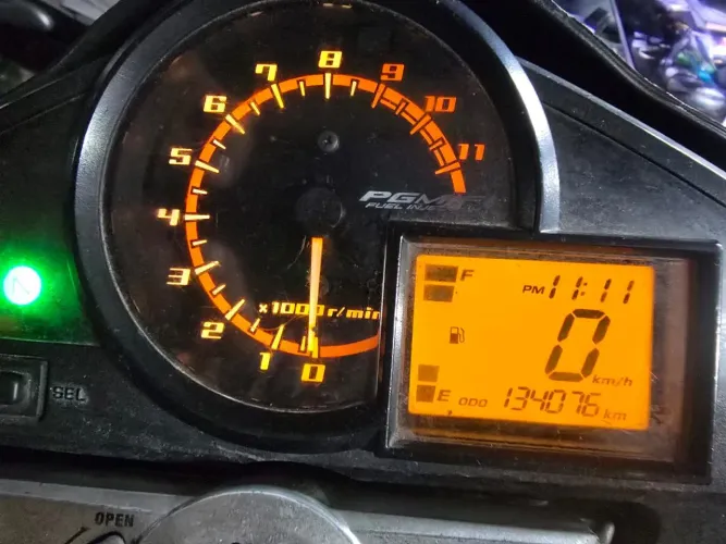 Moto CB300 R Esportiva