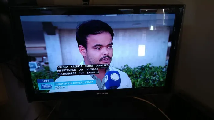 Tv Samsung de 32 " com conversor digital embutido