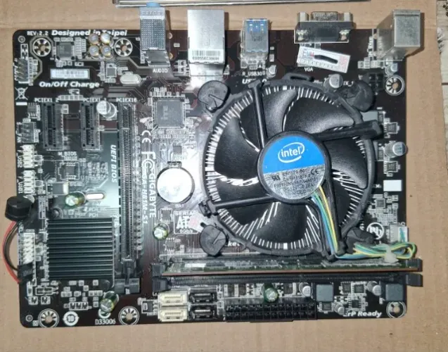 PLACA MAE GIGABYTE LGA 1150 KIT
