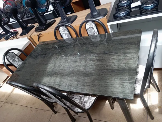Mesa 6 cadeiras nova em oferta