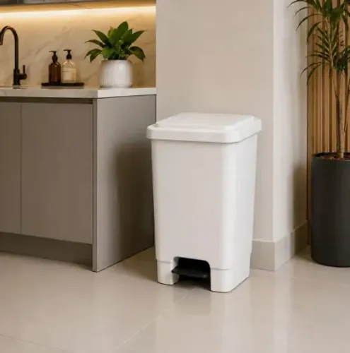 Lixeira Retangular Branca C/ Pedal 100L Larplasticos
