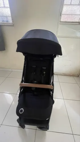 Vendo um Carrinho de bebê Maxi-Cosi