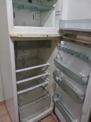 Vendo geladeira brastemp