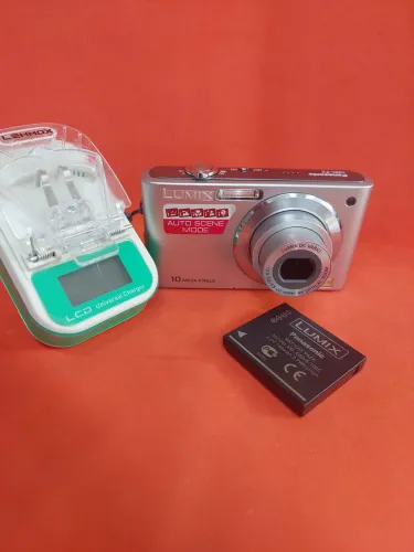 Câmera Panasonic LUMIX F2 funcionando perfeitamente 