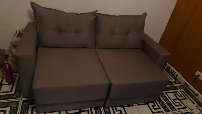 Sofá 1,80 3 lugares novo 