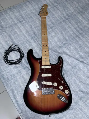 Guitarra StratocasterTagima 530 e Cubo Amplificador Yamaha GA151II p/guitarra