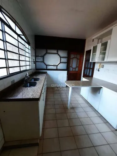 Casa com 3 dormitórios à venda, 171 m² por R$ 550.000,00 - Centro - Maringá/PR