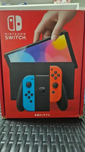 Nintendo Switch OLED 64GB + 4 Joy-Con + 5 jogos + Acessórios