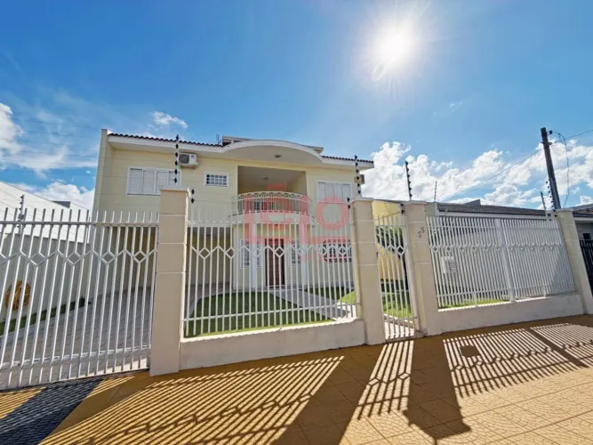 Sobrado com 3 quartos à venda por R$ 1400000.00, 251.95 m2 - VILA PROGRESSO - MARINGA/PR