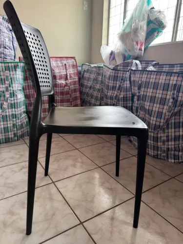 Cadeira de fibra altamente resistente / Tramontina