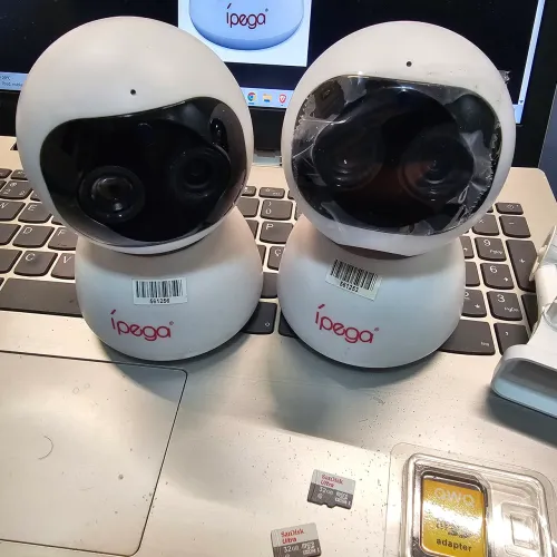 2 x Câmera Ip Babá Lente Dupla Segurança 360° Wifi Fullhd 1080p Cor Branco + 2x 32Gb sd