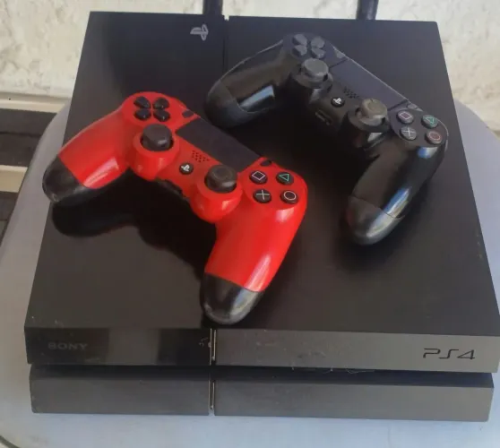 VENDO PLAYSTATION 4 FAT