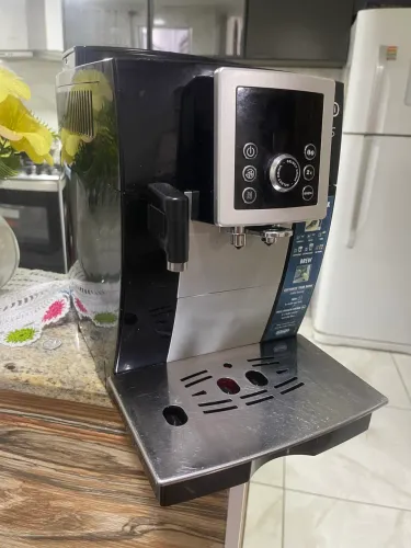 Cafeteira Superautomática De'Longhi Magnifica (Com Detalhe no Painel)
