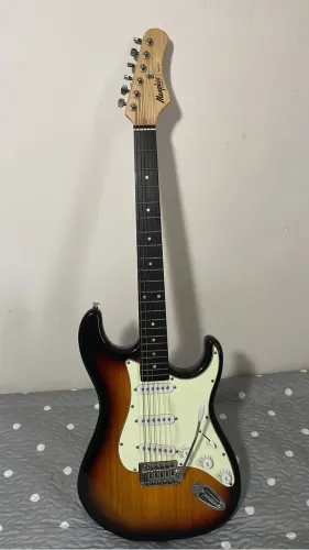 Guitarra memphis mg30