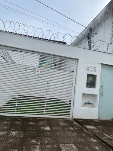 Vendo casa 3 Quartos, duplex, Bairro Santo Expedito / Nova Serrana.