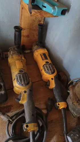 Politriz lixadeira Dewalt 220