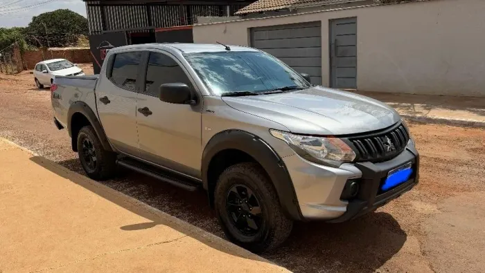 Mitsubishi L200 Tri. Outd. GLX 2.4 CD 4X4 Die. MEC 2022