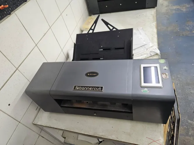 Plotter de Recorte Industrial Bannerjet Campro A3 Light