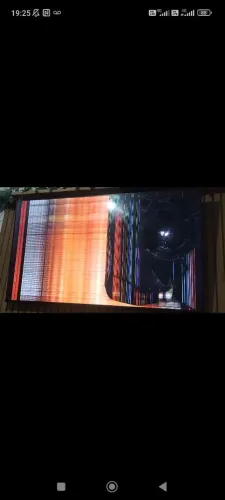 Tv Hisense 75 polegadas com display quebrado