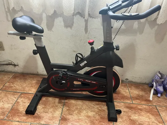 Bicicleta ergométrica nova