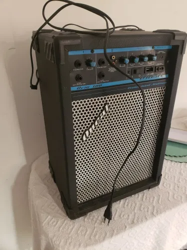 Caixa amplificada profissional