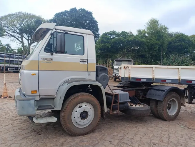 Caminhão cavalo