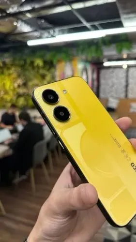 XIAOMI - POCO X8 PRO 5G | MODELO 8/256GB - AMARELO | IMPECÁVEL, COM PROCEDÊNCIA E GARANTIA