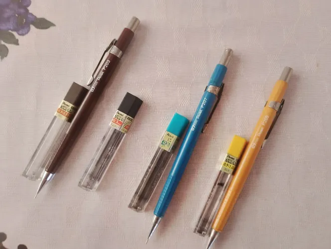 Kit com 3 lapiseiras Pentel valor pelas três lapiseiras