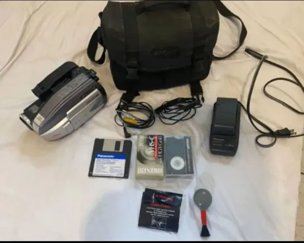 Câmera Filmadora Panasonic Palmcorder PV-L452D, em excelente estado de conservação