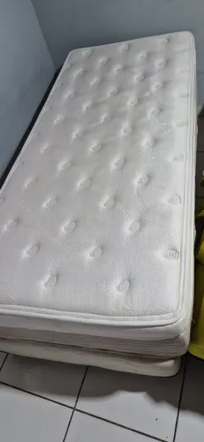 Vendo Colchão Solteiro + Base