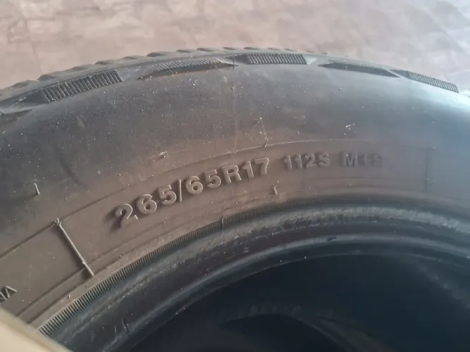 Pneu para caminhonete 