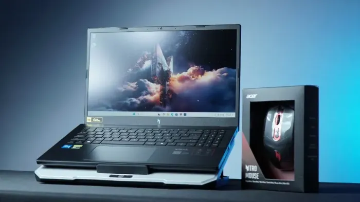 Notebook Acer Nitro V 15 - i5-13420H + RTX 5050 