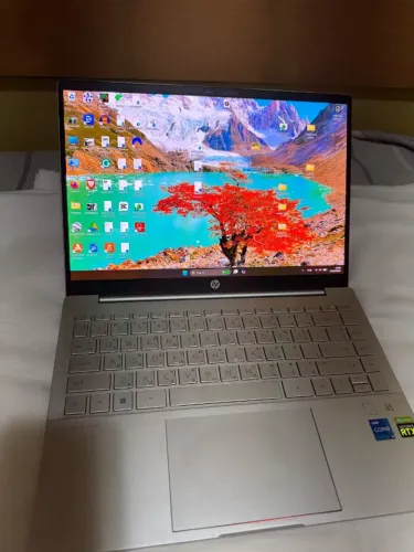 Notebook HP Pavilion i5 12geração tela 2,7K OLED 16GB Placa video dedicada GeForce