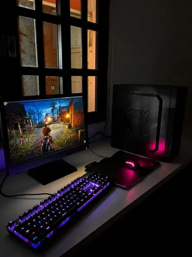 PC GAMER+MONITOR