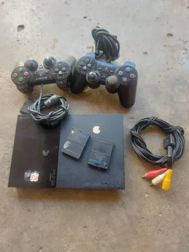 Vendo este videogame ps2 100