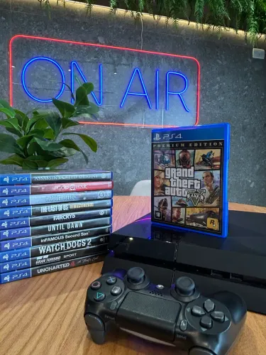 PS4 500 GB + HD 1TB + JOGO