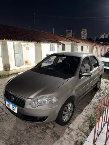 Fiat Siena HLX Dualogic 1.8 MPI Flex 8V 4P 2010