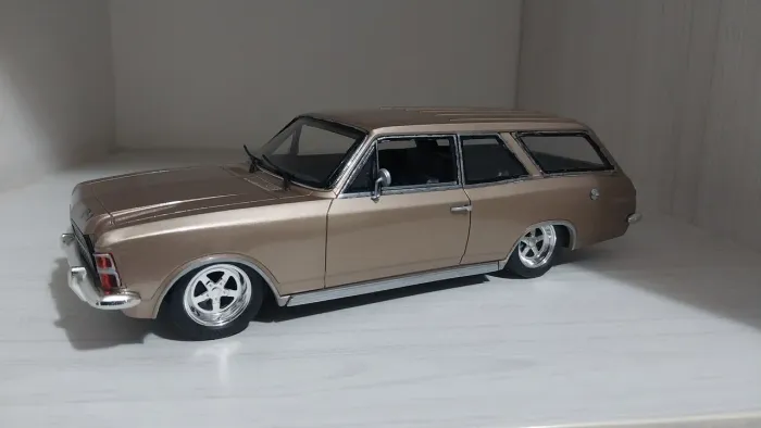 Miniatura Caravan 1/18 (Exclusiva só venda)