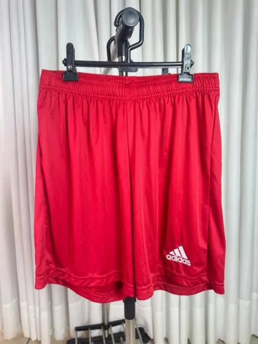 Bermuda masculinas adidas NOVAS