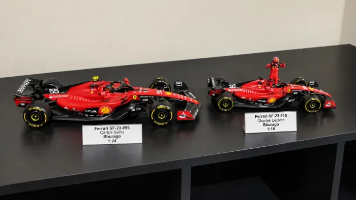 DESAPEGO! Coleção 10 Miniaturas 1:24 F1 1:18 Ferrari, DeLorean, Porsche, BMW Gol GTi GTS