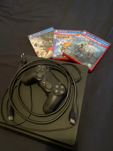 PlayStation 4 + 1 controle + 3 jogos