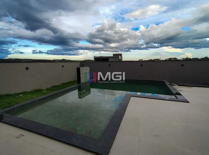 Casa a venda tem 640 metros quadrados plateau dor unique Goiânia - GO
