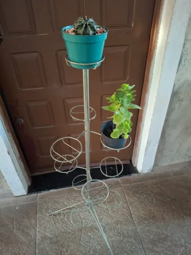 Suporte floreira de chão para vasos de plantas