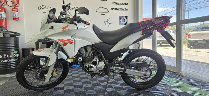 Vendo essa linda moto super conservada