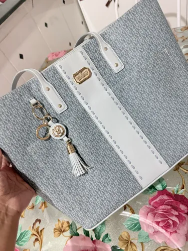 Bolsa Victor Hugo original com chaveiro
