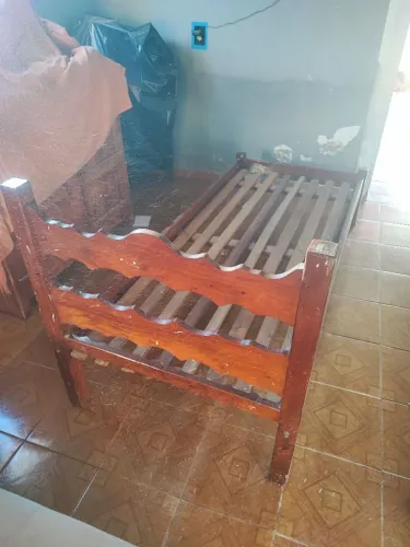 Cama de madeira