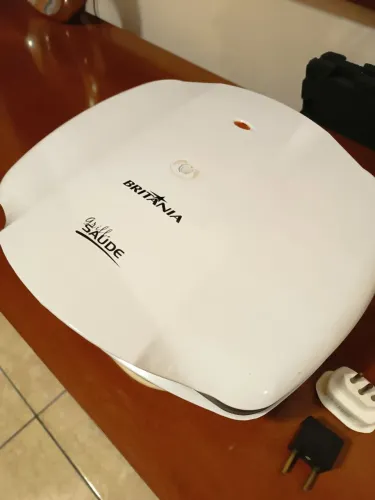 Churrasqueira elétrica Portátil - Britânia 110v