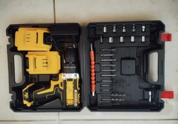 Kit Parafusadeira e Furadeira de Impacto a Bateria 48V com Duas Baterias