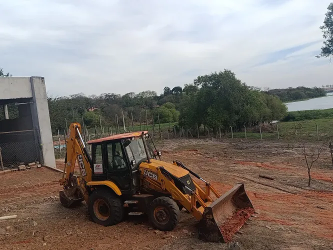 Retroescavadeira JCB 2020