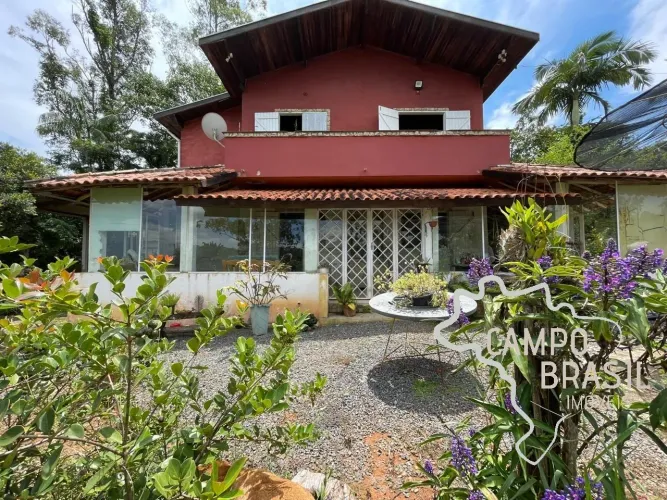 CHÁCARA DENTRO DA CIDADE!!! 7.000 M² COM LAGO, CASA SEDE E ESPAÇO PARA CRIAÇÃO!